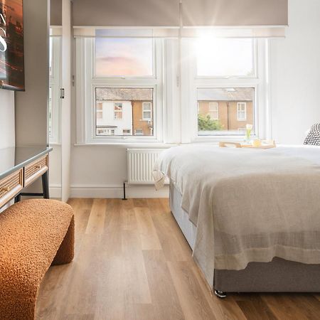 Newly Designed, 2Br Apt, 5Min From Northwood London Tube Station, Nato Hq, Ideal For Wembley, Warner Studio, Contractors Eksteriør bilde