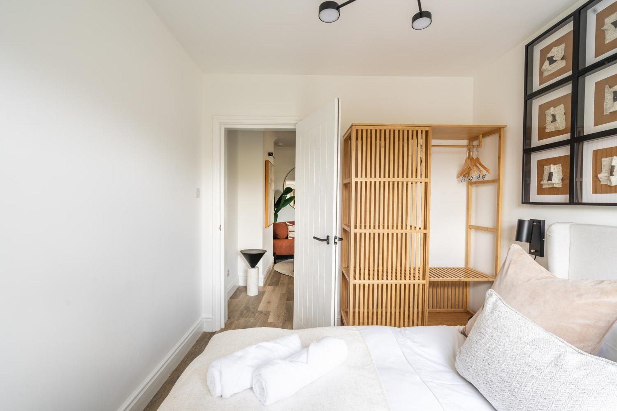 Newly Designed, 2Br Apt, 5Min From Northwood London Tube Station, Nato Hq, Ideal For Wembley, Warner Studio, Contractors Eksteriør bilde