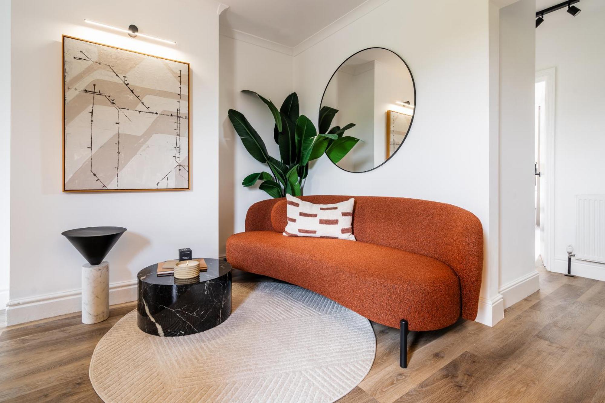 Newly Designed, 2Br Apt, 5Min From Northwood London Tube Station, Nato Hq, Ideal For Wembley, Warner Studio, Contractors Eksteriør bilde