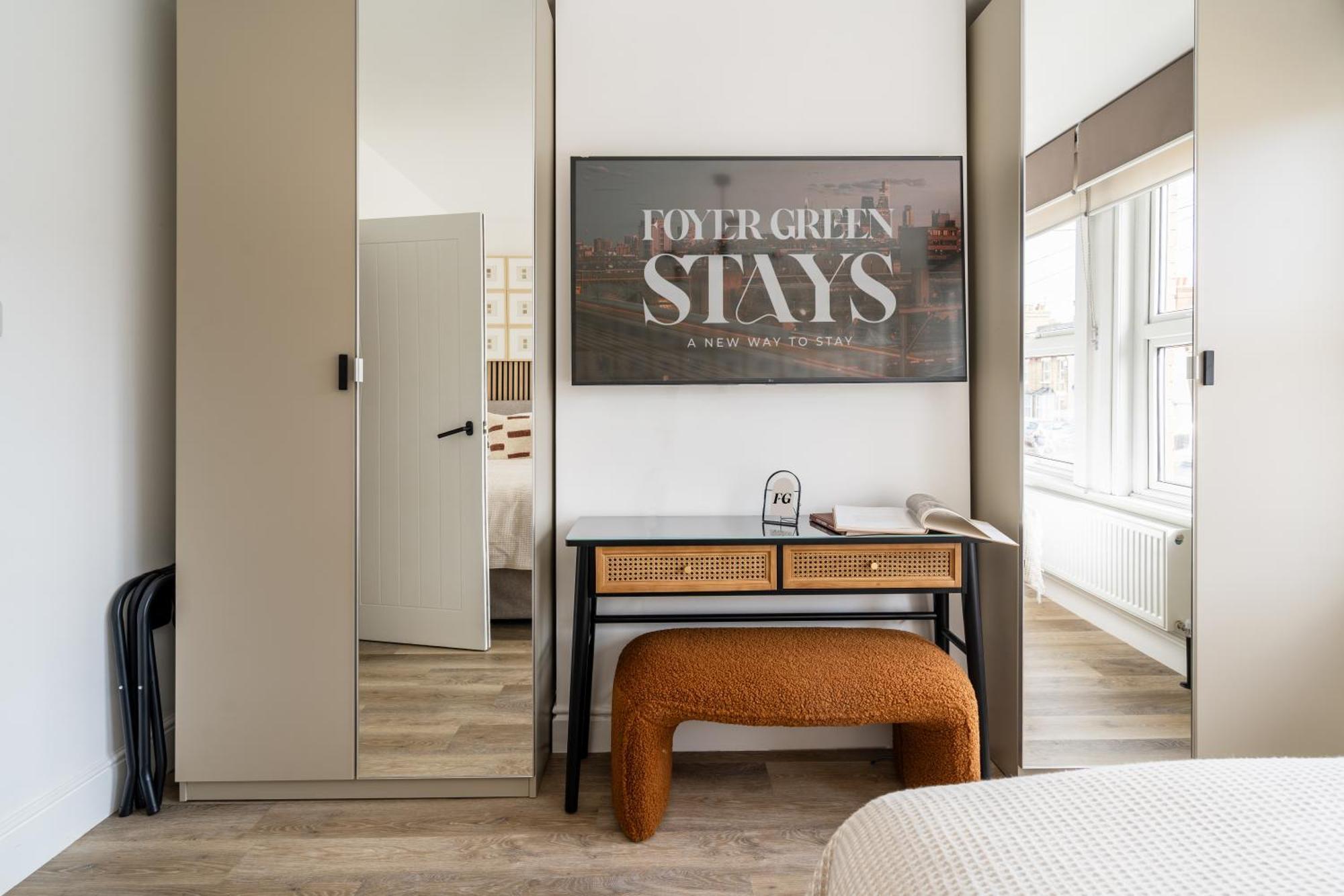 Newly Designed, 2Br Apt, 5Min From Northwood London Tube Station, Nato Hq, Ideal For Wembley, Warner Studio, Contractors Eksteriør bilde